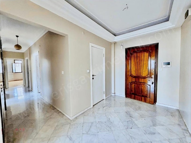 İSTANBUL KADIKÖY  19 MAYIS MAH.BALKONLU OTOPARKLI 142m2 3+1 SATILIK DAİRE