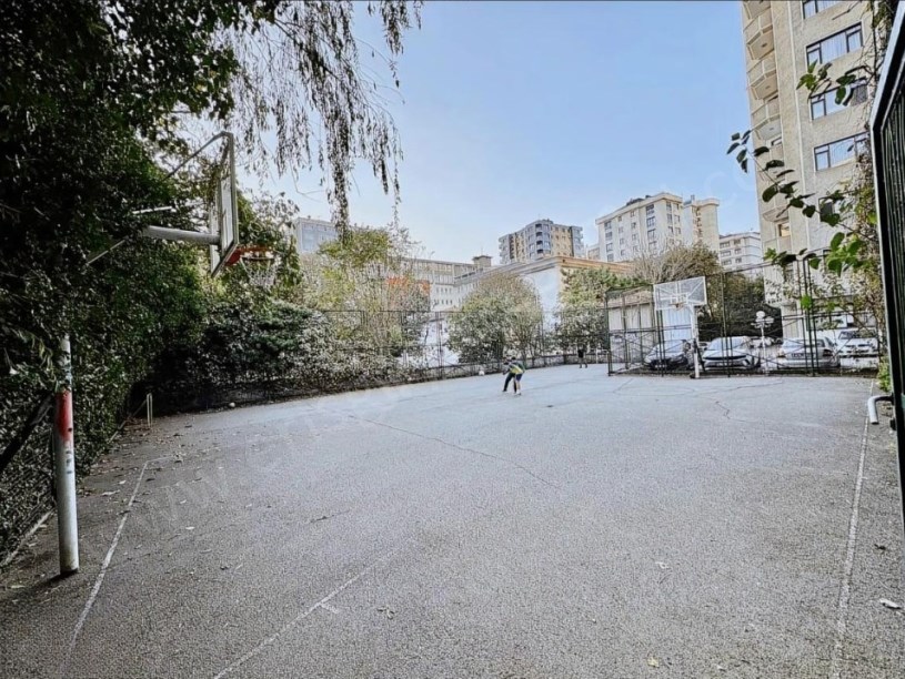 İSTANBUL KADIKÖY  19 MAYIS MAH.BALKONLU OTOPARKLI 142m2 3+1 SATILIK DAİRE