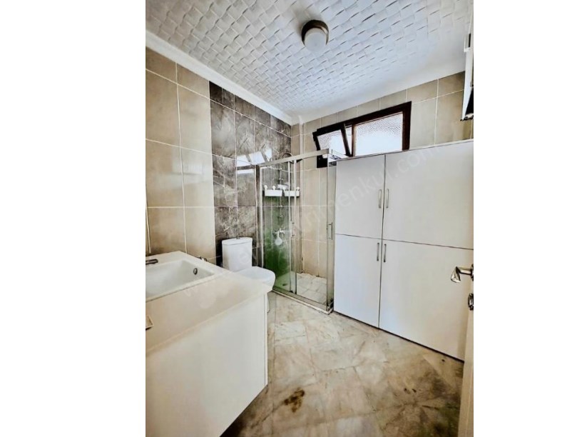 İSTANBUL KADIKÖY  19 MAYIS MAH.BALKONLU OTOPARKLI 142m2 3+1 SATILIK DAİRE