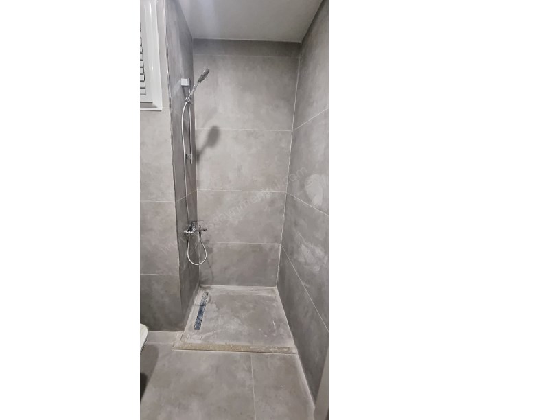 BOSTANCI DA ÇOK MERKEZİ KONUMDA SAKİN SOKAKTA 2+1 KOMBİLİ DAİRE