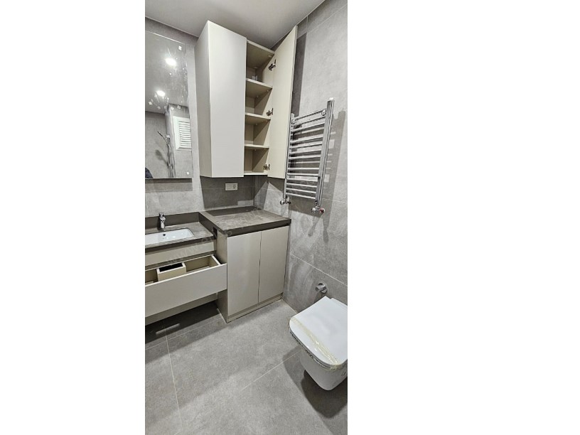 BOSTANCI DA ÇOK MERKEZİ KONUMDA SAKİN SOKAKTA 2+1 KOMBİLİ DAİRE