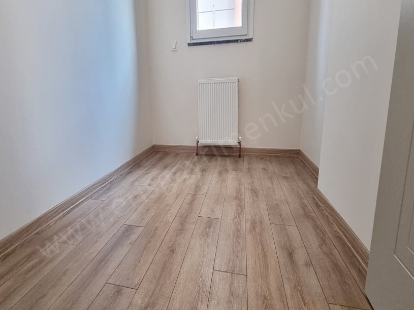 BOSTANCI DA ÇOK MERKEZİ KONUMDA SAKİN SOKAKTA 2+1 KOMBİLİ DAİRE