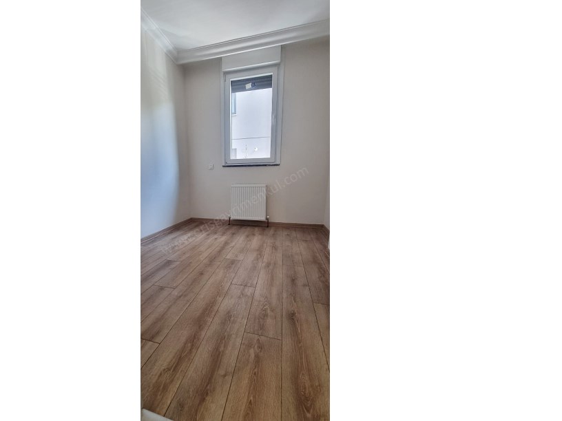 BOSTANCI DA ÇOK MERKEZİ KONUMDA SAKİN SOKAKTA 2+1 KOMBİLİ DAİRE