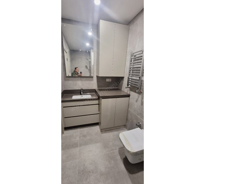 BOSTANCI DA ÇOK MERKEZİ KONUMDA SAKİN SOKAKTA 2+1 KOMBİLİ DAİRE