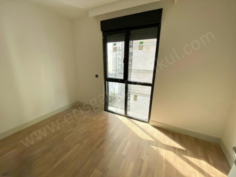 İSTANBUL KADIKÖY SUADİYE CADDE ÜSTÜ SIFIR 2+1 SATILIK DAİRE