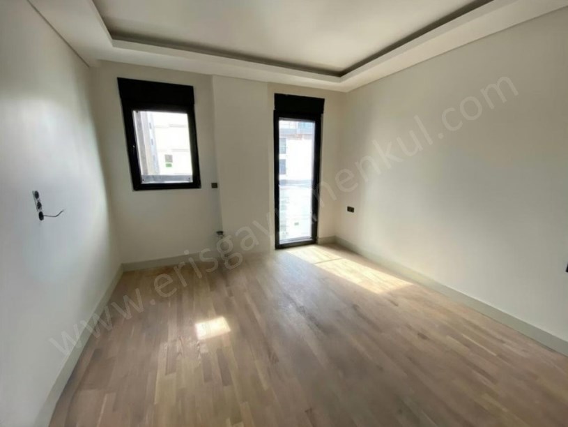 İSTANBUL KADIKÖY SUADİYE CADDE ÜSTÜ SIFIR 2+1 SATILIK DAİRE