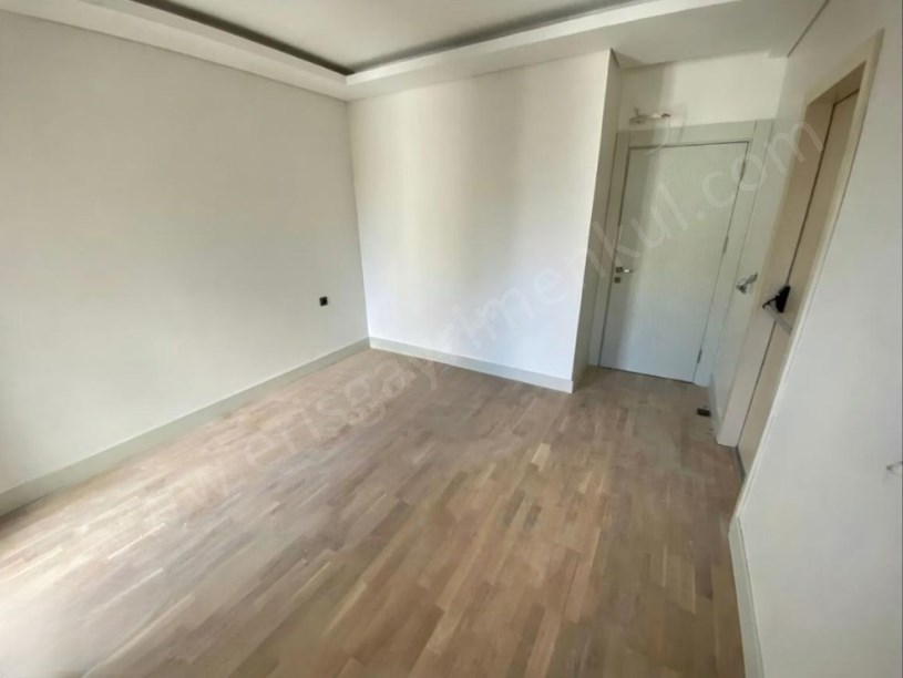 İSTANBUL KADIKÖY SUADİYE CADDE ÜSTÜ SIFIR 2+1 SATILIK DAİRE