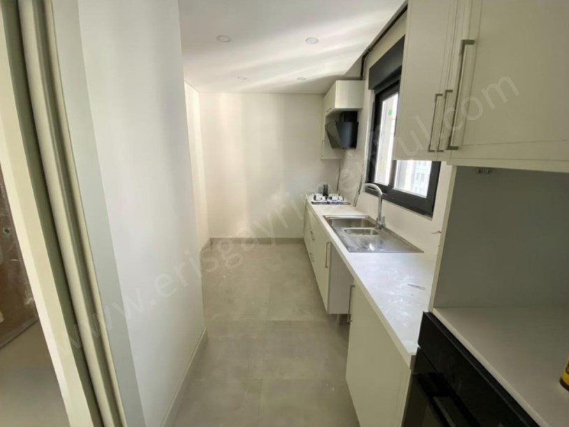 İSTANBUL KADIKÖY SUADİYE CADDE ÜSTÜ SIFIR 2+1 SATILIK DAİRE
