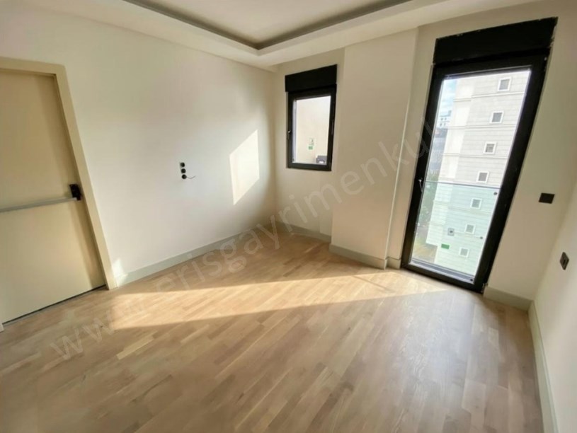 İSTANBUL KADIKÖY SUADİYE CADDE ÜSTÜ SIFIR 2+1 SATILIK DAİRE