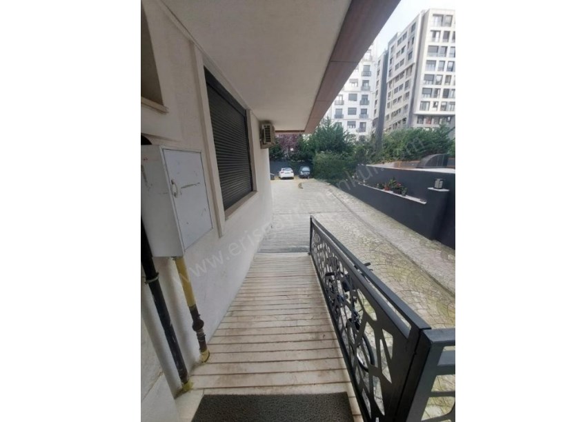 İSTANBUL KADIKÖY SUADİYE KAPTAN ARİFTE 3+1 MASRAFSIZ LUX SATILIK DAİRE