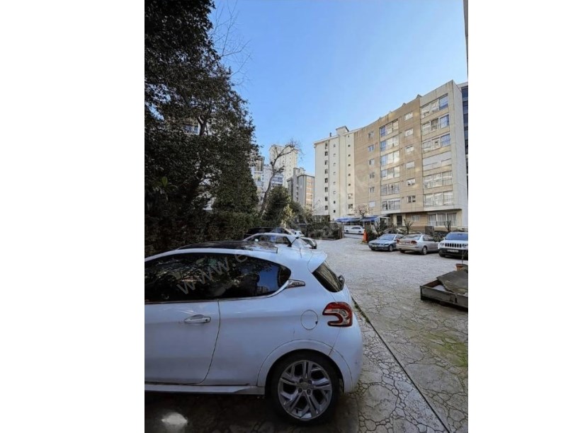 İSTANBUL KADIKÖY ŞAŞKINBAKKAL BAĞDAT CAD.2DK.MESAFEDE LÜKS SATILIK FIRSAT DAİRE