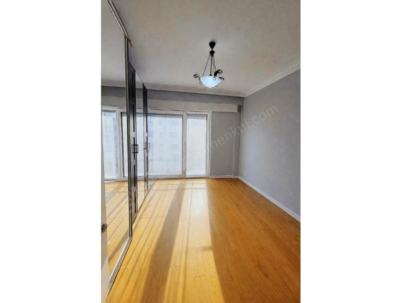 İSTANBUL KADIKÖY ŞAŞKINBAKKAL BAĞDAT CAD.2DK.MESAFEDE LÜKS SATILIK FIRSAT DAİRE