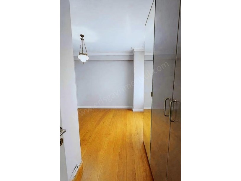 İSTANBUL KADIKÖY ŞAŞKINBAKKAL BAĞDAT CAD.2DK.MESAFEDE LÜKS SATILIK FIRSAT DAİRE