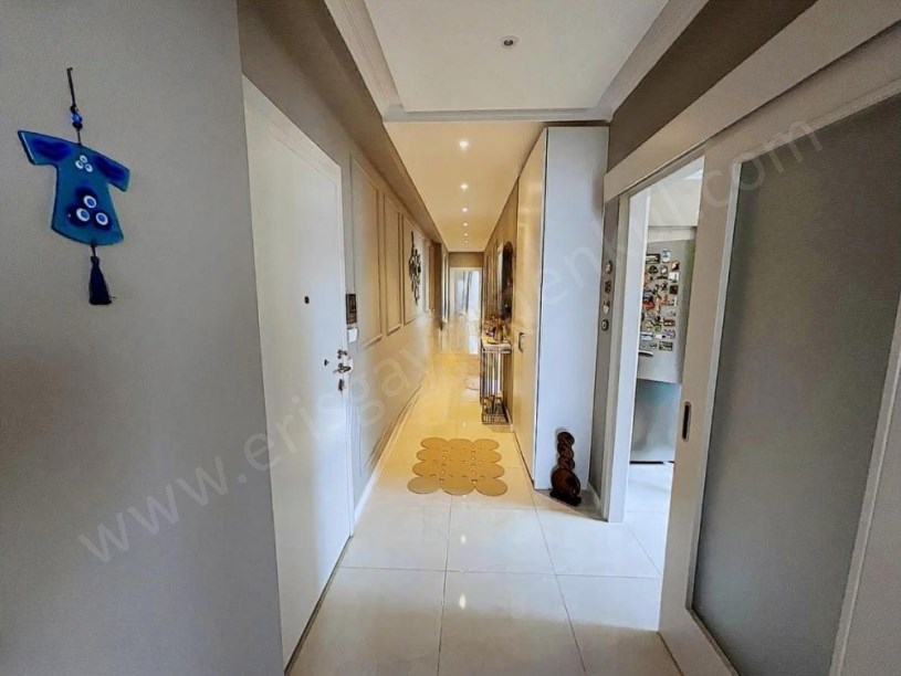 İSTANBUL KADIKÖY SUADİYE DE BAĞDAT CADDESİNE 200 M MESAFEDE 135 M2   3+1