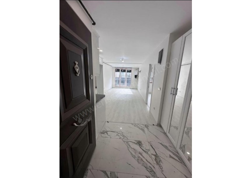 İSTANBUL KADIKÖY ÇATALÇEŞMEDE CADDEYE 6. BİNA 2+1 75 M2 YENİ BİNA