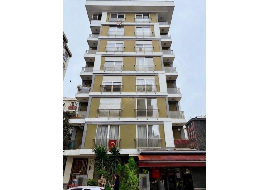 İSTANBUL KADIKÖY KOZYATAĞINDA METROYA ÇOK YAKIN YENİ BİNADA SATILIK 2+1