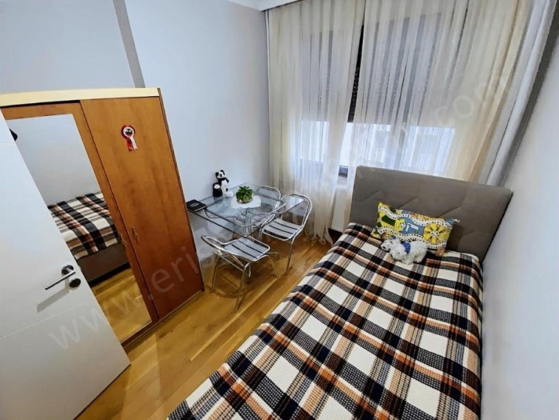 İSTANBUL KADIKÖY KOZYATAĞINDA HAVUZLU BALKONLU KATTA 3+1 SATILIK
