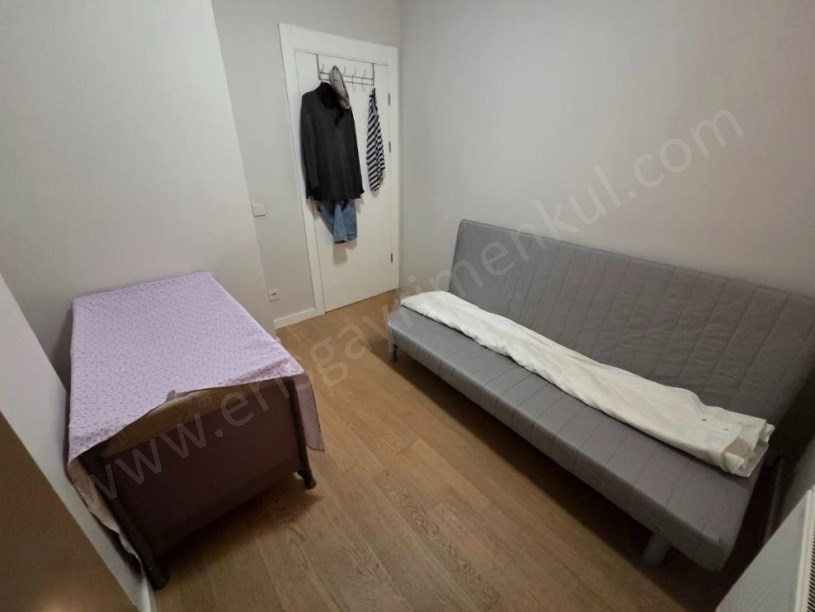 İSTANBUL KADIKÖY  ŞIK BİNADA EBEVEYN BANYOLU 90NET (3+1)