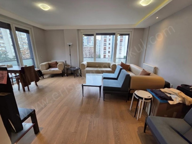 İSTANBUL KADIKÖY  ŞIK BİNADA EBEVEYN BANYOLU 90NET (3+1)