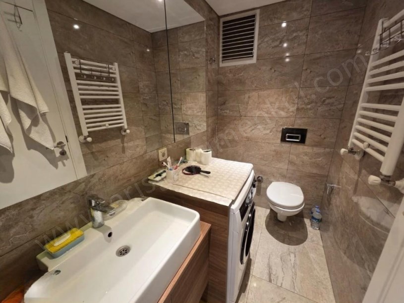 İSTANBUL KADIKÖY  ŞIK BİNADA EBEVEYN BANYOLU 90NET (3+1)