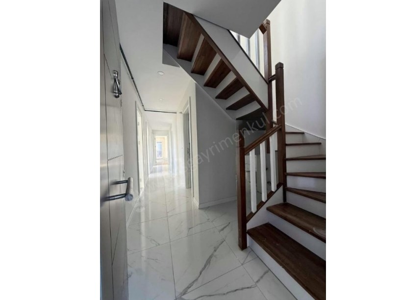 İSTANBUL KADIKÖY Deniz Manzaralı 4+2 170 m2 Dubleks Teraslı Sıfır