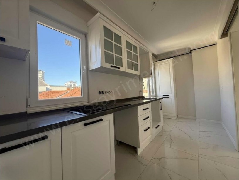 İSTANBUL KADIKÖY Deniz Manzaralı 4+2 170 m2 Dubleks Teraslı Sıfır