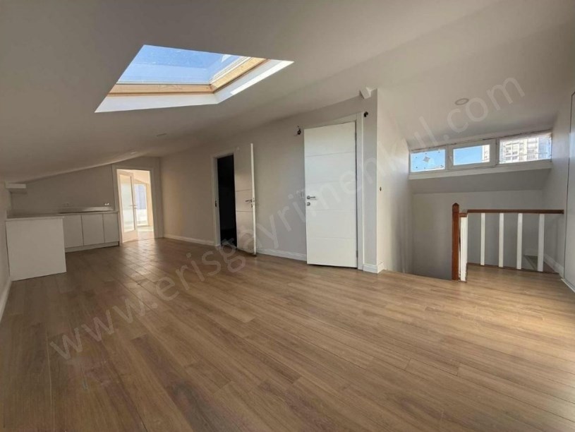 İSTANBUL KADIKÖY Deniz Manzaralı 4+2 170 m2 Dubleks Teraslı Sıfır