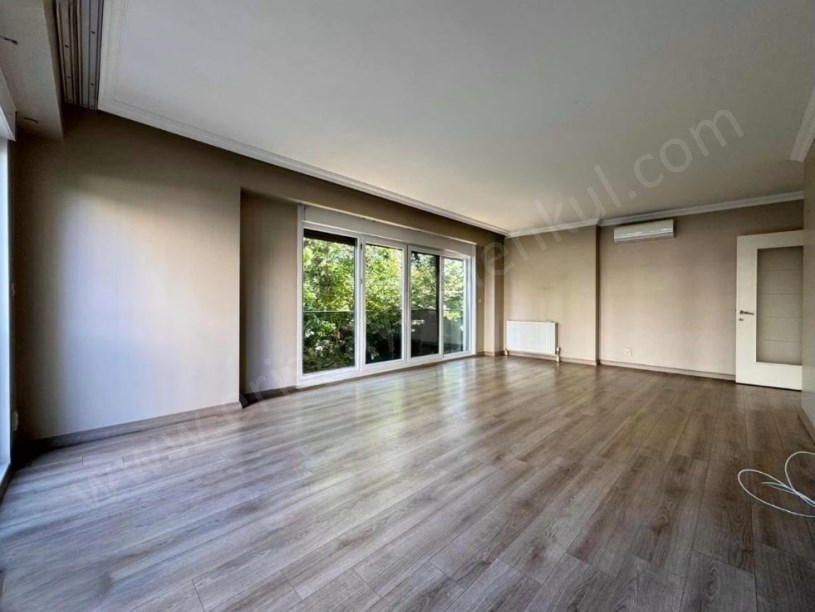 İSTANBUL KADIKÖY ERENKÖY MİNİBÜS CD. ÇOK YAKIN GÜVENLİKLİ SİTE 3+1 125m2