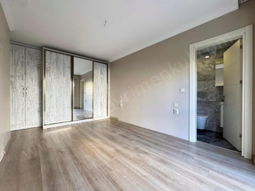 İSTANBUL KADIKÖY ERENKÖY MİNİBÜS CD. ÇOK YAKIN GÜVENLİKLİ SİTE 3+1 125m2