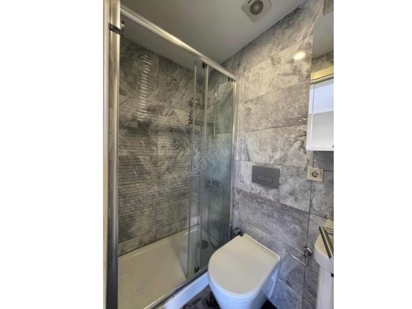 İSTANBUL KADIKÖY ERENKÖY MİNİBÜS CD. ÇOK YAKIN GÜVENLİKLİ SİTE 3+1 125m2