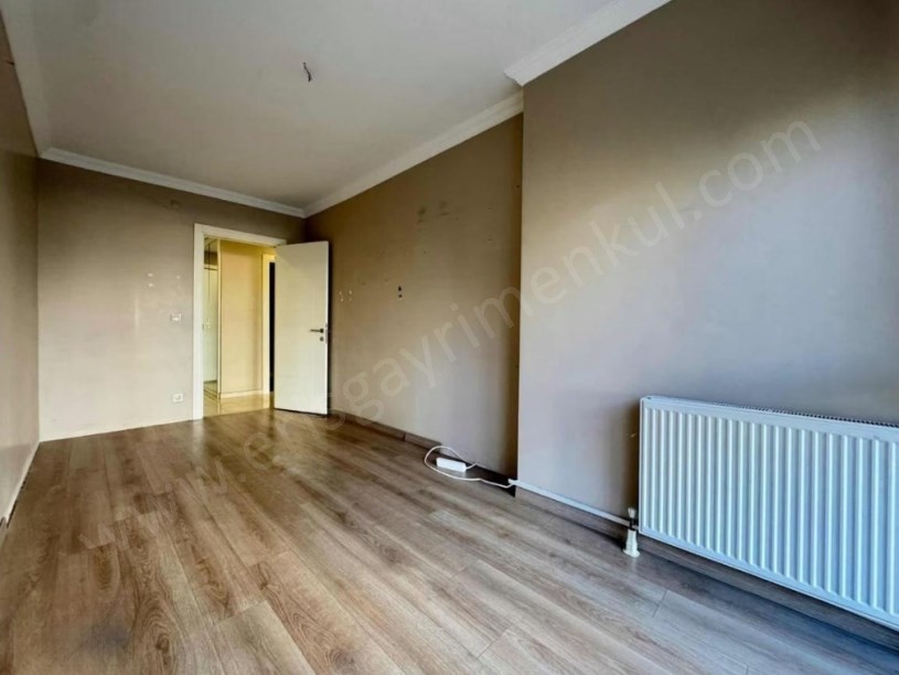 İSTANBUL KADIKÖY ERENKÖY MİNİBÜS CD. ÇOK YAKIN GÜVENLİKLİ SİTE 3+1 125m2