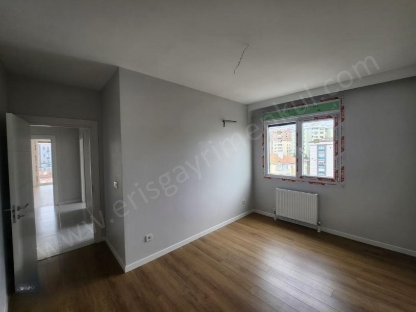 İSTANBUL KADIKÖY ŞENESENEVLERDE BALKONLU 3+1 SIFIR DAİRE