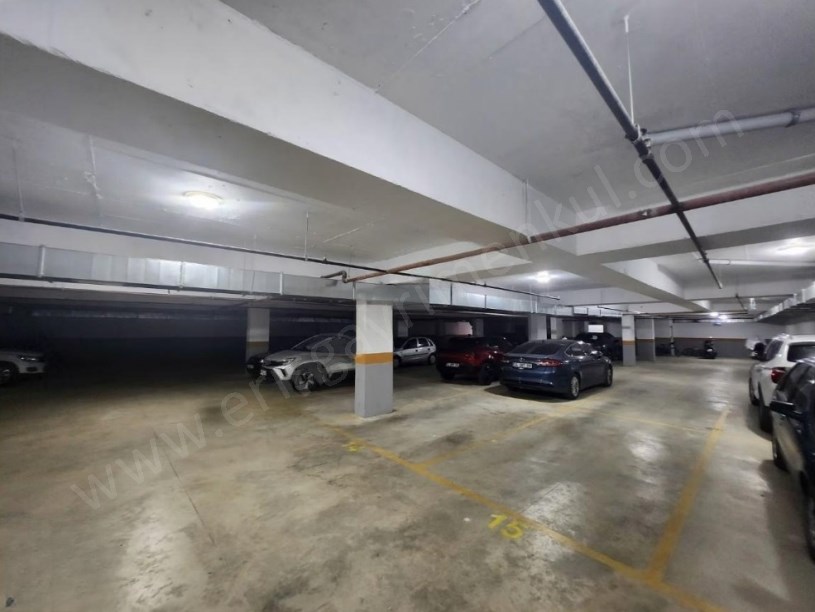 İSTANBUL KADIKÖY ŞENESENEVLERDE BALKONLU 3+1 SIFIR DAİRE