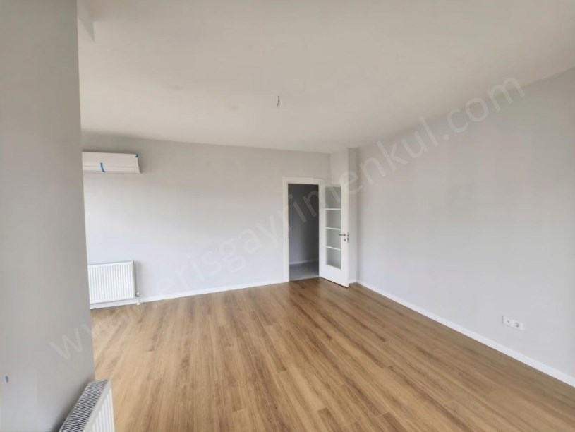 İSTANBUL KADIKÖY ŞENESENEVLERDE BALKONLU 3+1 SIFIR DAİRE