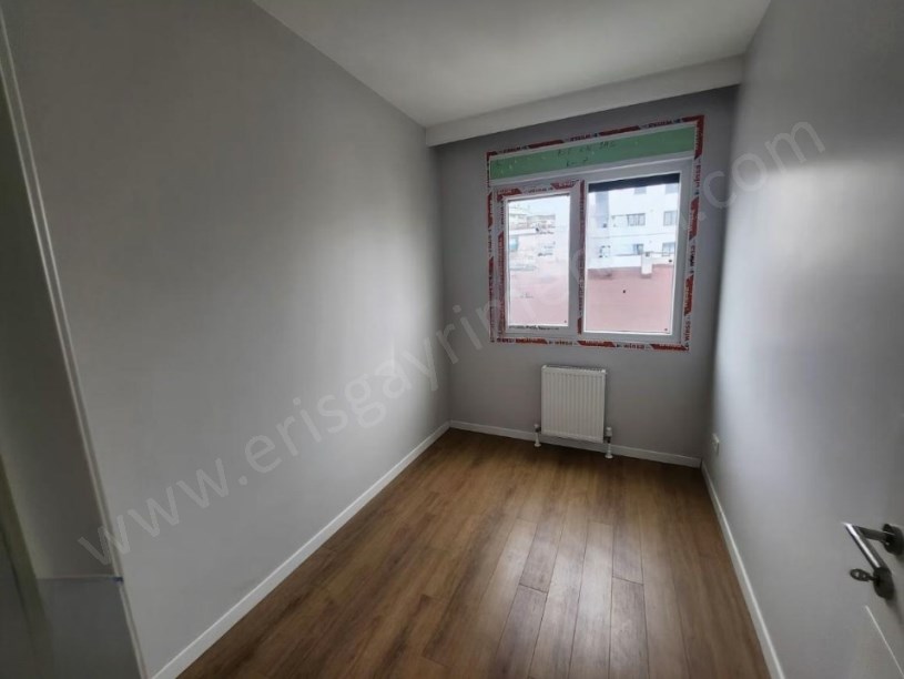 İSTANBUL KADIKÖY ŞENESENEVLERDE BALKONLU 3+1 SIFIR DAİRE