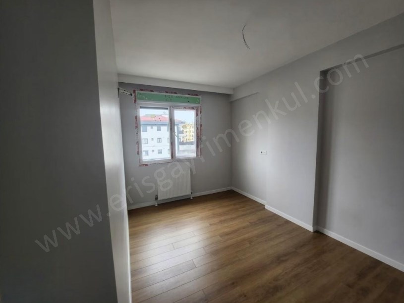 İSTANBUL KADIKÖY ŞENESENEVLERDE BALKONLU 3+1 SIFIR DAİRE