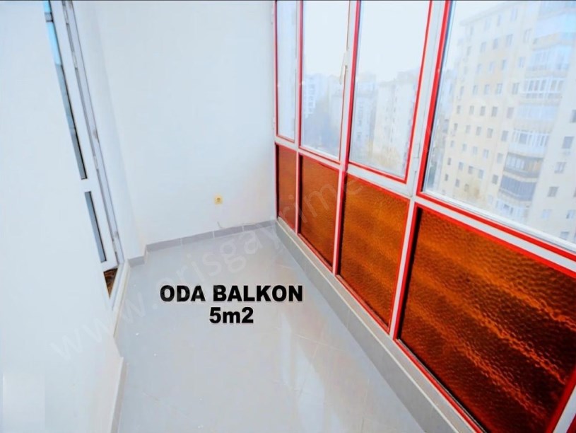 İSTANBUL KADIKÖY SAHRAYICEDİT İNÖNÜ CAD. ÜZERİNDE 150m2 3+1