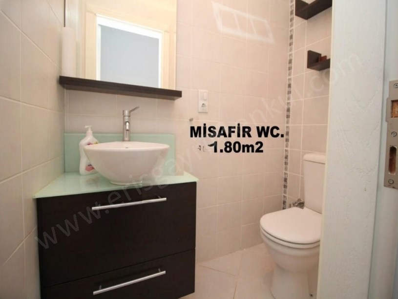 İSTANBUL KADIKÖY SAHRAYICEDİT İNÖNÜ CAD. ÜZERİNDE 150m2 3+1