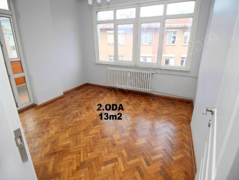 İSTANBUL KADIKÖY SAHRAYICEDİT İNÖNÜ CAD. ÜZERİNDE 150m2 3+1