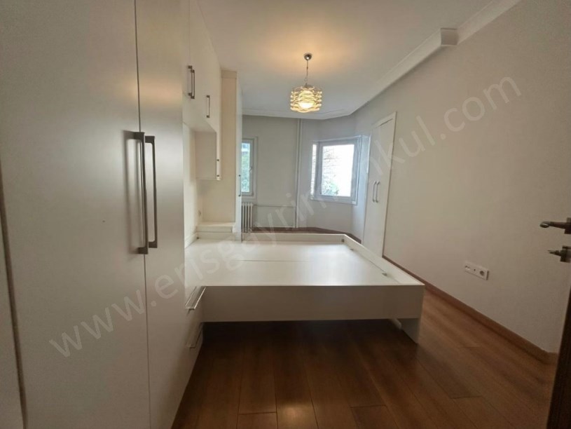 İSTANBUL KADIKÖY  İNÖNÜ CD MİMARİ DEKORLU EBEVEYİNLİ BALKONLU SATILIK