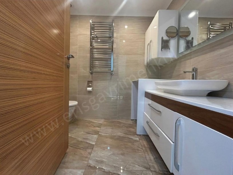 İSTANBUL KADIKÖY  İNÖNÜ CD MİMARİ DEKORLU EBEVEYİNLİ BALKONLU SATILIK