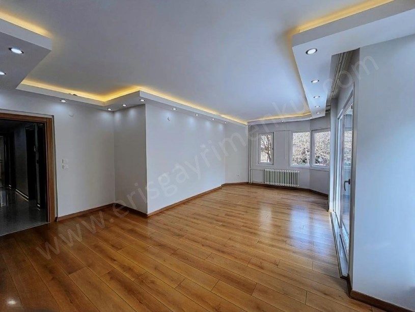 İSTANBUL KADIKÖY  İNÖNÜ CD MİMARİ DEKORLU EBEVEYİNLİ BALKONLU SATILIK