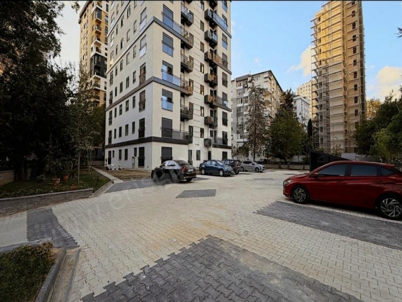 İSTANBUL KADIKÖY AYŞEÇAVUŞ METROYA YÜRÜME MESAFESINDE 3+1 DAIRE