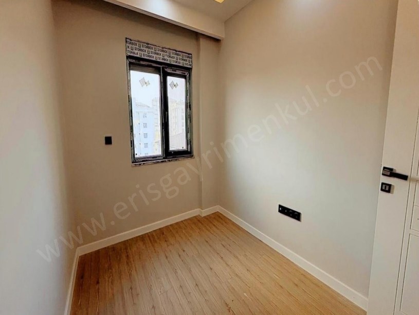 İSTANBUL KADIKÖY AYŞEÇAVUŞ METROYA YÜRÜME MESAFESINDE 3+1 DAIRE