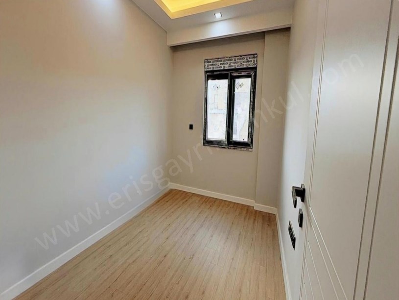 İSTANBUL KADIKÖY AYŞEÇAVUŞ METROYA YÜRÜME MESAFESINDE 3+1 DAIRE