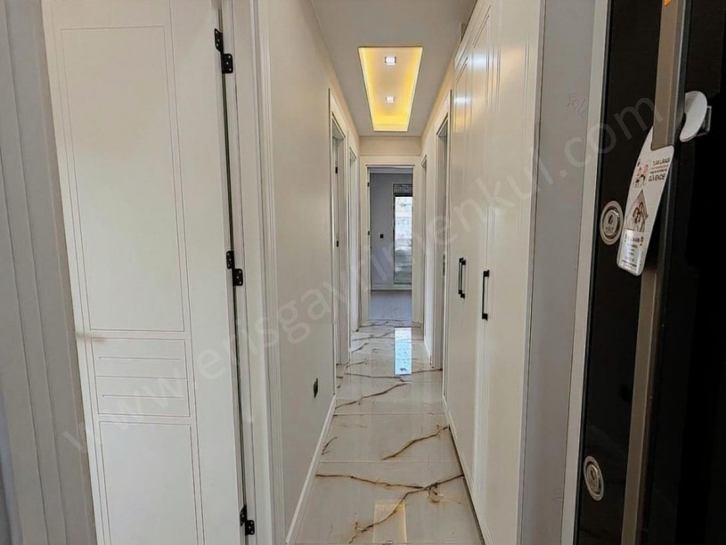 İSTANBUL KADIKÖY AYŞEÇAVUŞ METROYA YÜRÜME MESAFESINDE 3+1 DAIRE