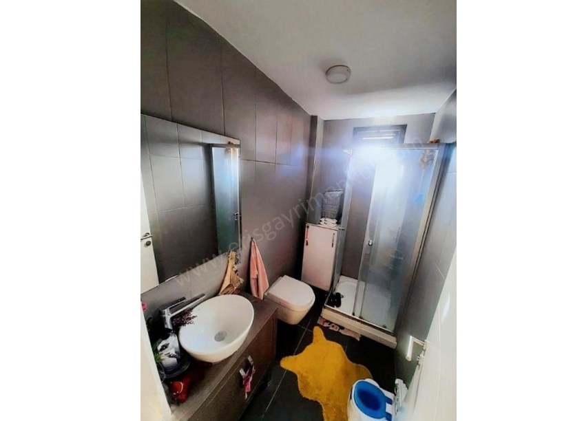 İSTANBUL KADIKÖY KOZYATAĞI YENİ BİNADA İŞ YERİNE UYGUN SATILIK 3.KT 2+1 BOŞ DAİRE