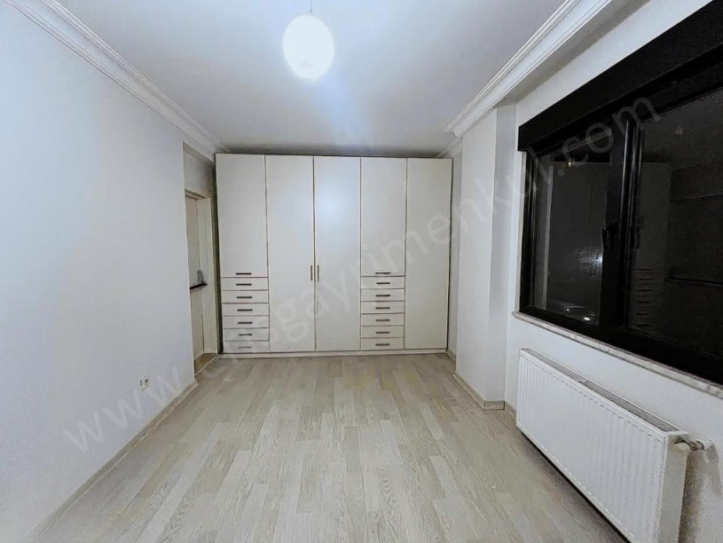 İSTANBUL KADIKÖY  BALKONLU EBEVEYN BANYOLU 95 m2 NET