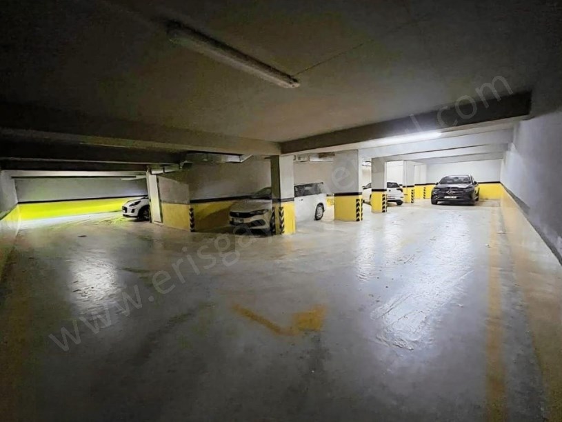 İSTANBUL KADIKÖY  BALKONLU EBEVEYN BANYOLU 95 m2 NET