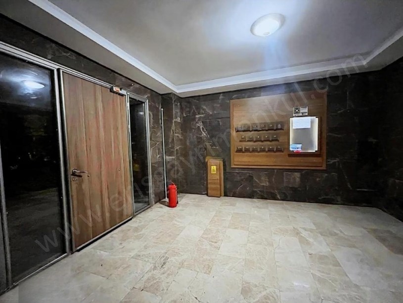 İSTANBUL KADIKÖY  BALKONLU EBEVEYN BANYOLU 95 m2 NET